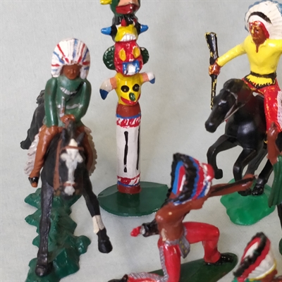 reisler herald indianer plastik retro legetøj totempæl 